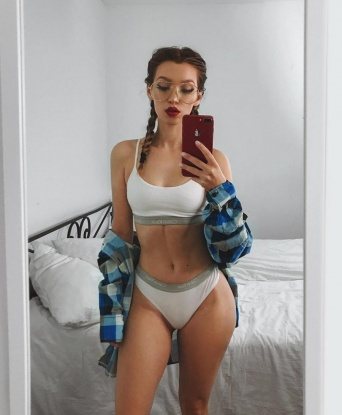 💋 Я обладаю креативностью, которая делает наше время вместе уникальным и запоминающимся. 💫
В моем арсенале самые разнообразные услуги – от нежных ласк до экспериментов в кровати. Я готова выполнить все твои сокровенные фантазии и доставить тебе максимальное удовлетворение. 😉
Возможности со мной бесконечны, я открыта для новых идей и ролевых игр. Ты можешь полностью расслабиться и насладиться каждой минутой нашей встречи. 💞
Мои фото абсолютно реальные и подтверждают мою красоту и сексуальность. 🔥 Не забудь ознакомиться с отзывами о моих услугах – они говорят сами за себя. 😉
Я живу в Москве, поэтому ты можешь насладиться моей компанией в уютном и комфортном месте. 🏠 Сделай шаг к незабываемым эмоциям и свяжись со мной прямо сейчас! 💕 Вероника